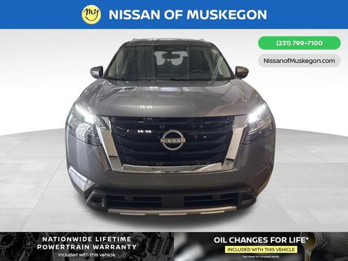 2025 Nissan Pathfinder SL