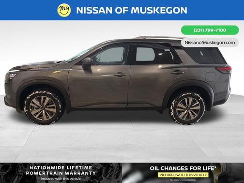 2025 Nissan Pathfinder SL