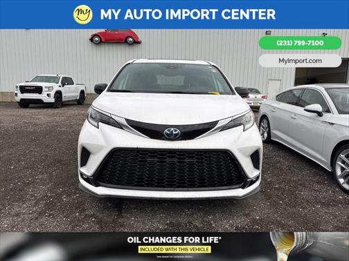 2022 Toyota Sienna XSE 7 Passenger