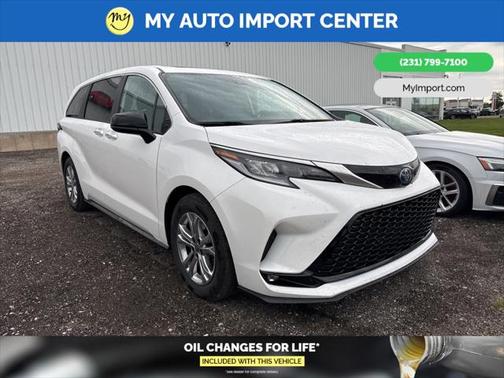 2022 Toyota Sienna XSE 7 Passenger