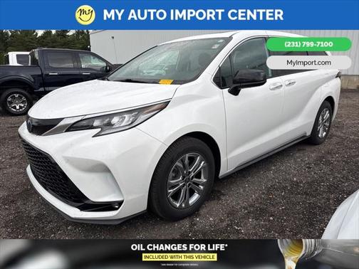 2022 Toyota Sienna XSE 7 Passenger