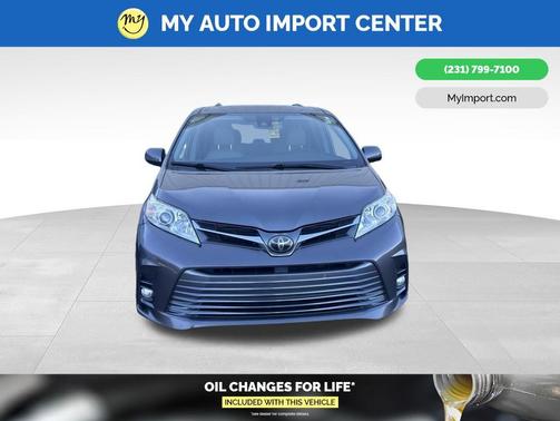 Predawn Gray Mica 2018 Toyota Sienna XLE Premium