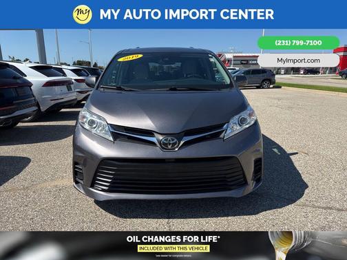 2019 Toyota Sienna LE