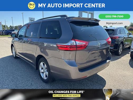 2019 Toyota Sienna LE