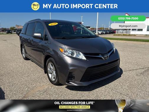 2019 Toyota Sienna LE