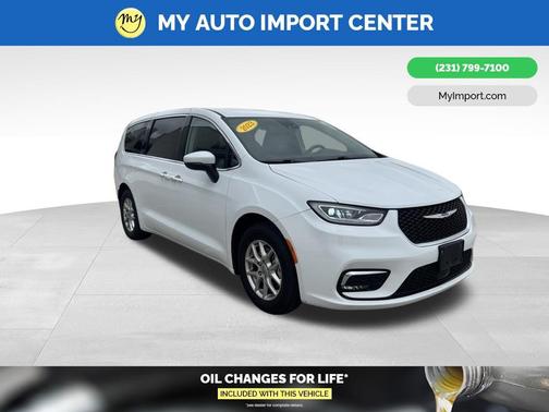 Bright White Clearcoat 2023 Chrysler Pacifica Touring L