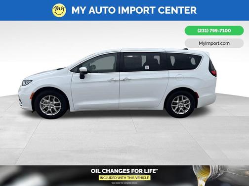 Bright White Clearcoat 2023 Chrysler Pacifica Touring L