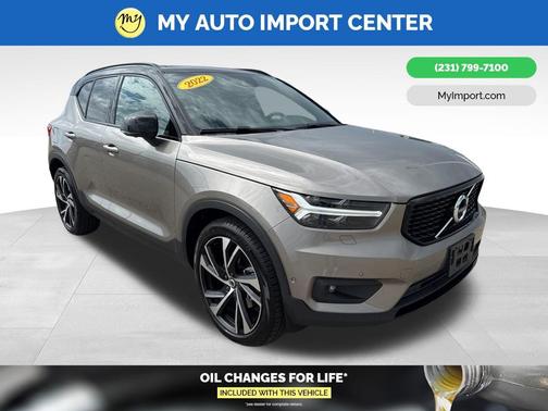 2022 Volvo XC40 T5 R-Design