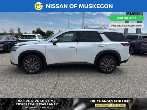 2025 Nissan Pathfinder SL
