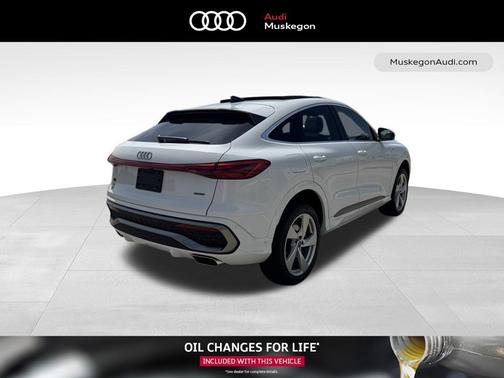 Glacier White Metallic 2026 Audi Q5 2.0T Premium Plus