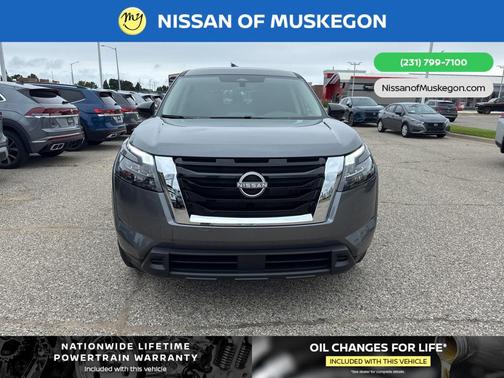 2025 Nissan Pathfinder S
