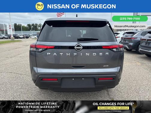 2025 Nissan Pathfinder S