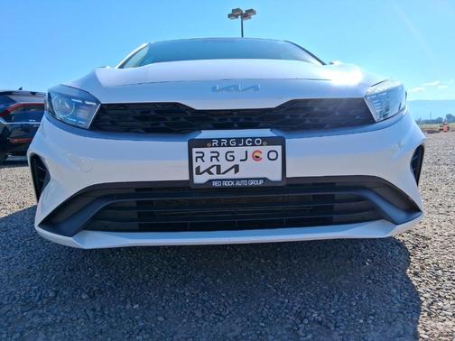 Snow White Pearl 2023 Kia Forte LXS