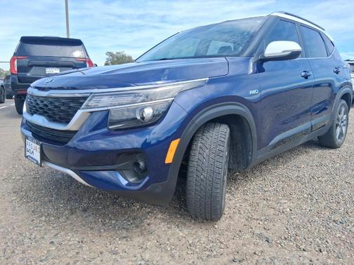 Dark Ocean Blue / White Roof 2021 Kia Seltos S