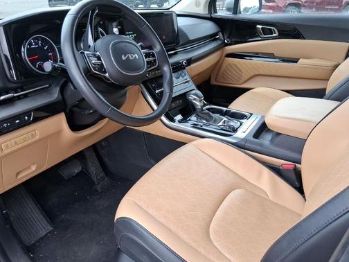 Ceramic Silver 2024 Kia Carnival EX