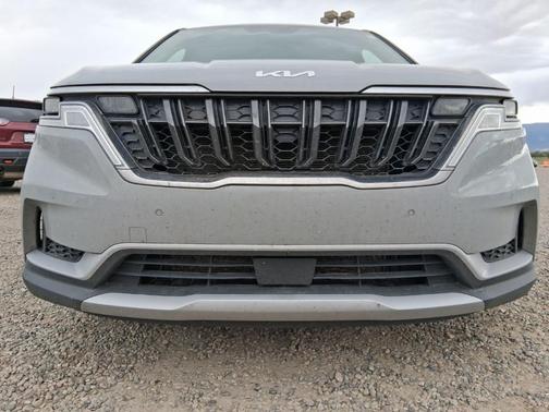 Ceramic Silver 2024 Kia Carnival EX
