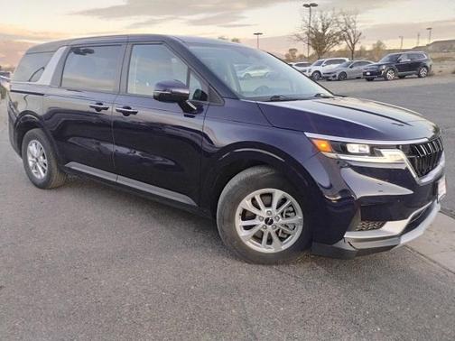 2023 Kia Carnival LX