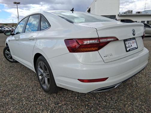 Pure White 2019 Volkswagen Jetta 1.4T R-Line