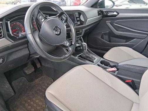 Pure White 2019 Volkswagen Jetta 1.4T R-Line