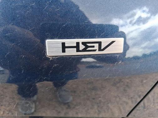 Blue 2023 Kia Sportage Hybrid SX-Prestige