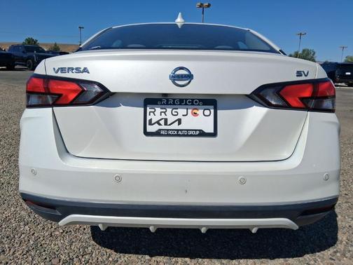 Aspen White TriCoat Pearl 2020 Nissan Versa 1.6 SV