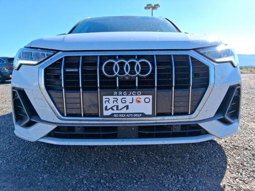 Glacier White Metallic 2021 Audi Q3 45 S line Premium