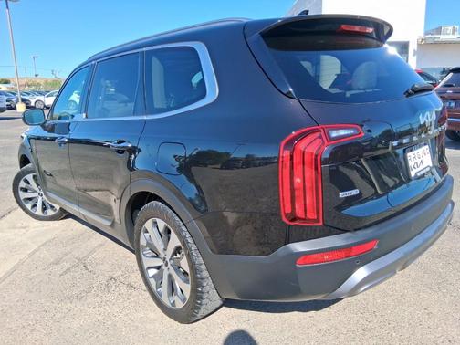 Black 2022 Kia Telluride S