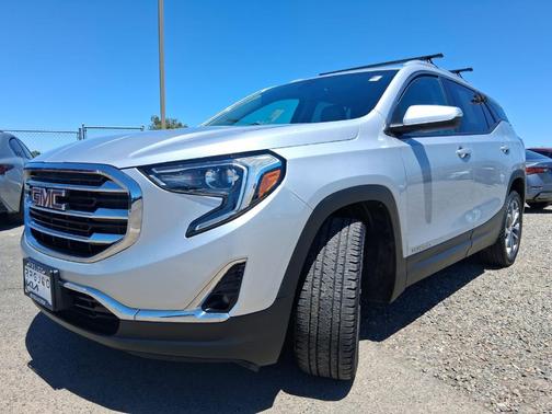 Quicksilver Metallic 2018 GMC Terrain SLT