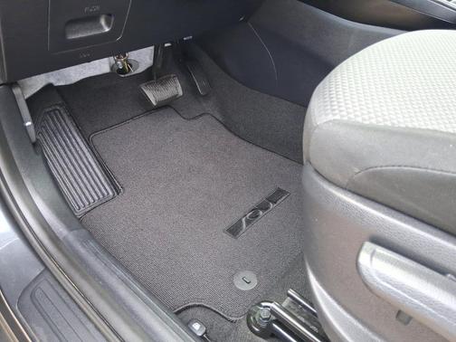 Gravity Gray 2020 Kia Soul LX