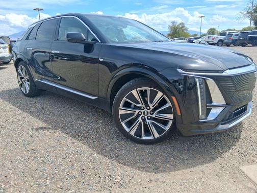Stellar Black Metallic 2023 Cadillac LYRIQ Luxury