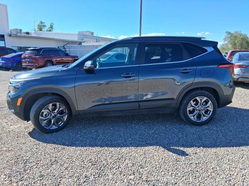 Gravity Gray 2024 Kia Seltos S