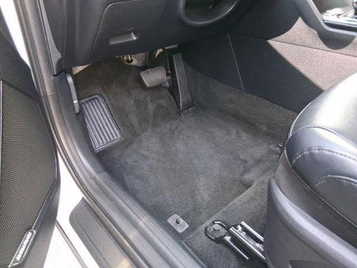 Glacial White Pearl 2023 Kia Sportage SX-Prestige