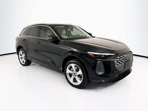 Mythos Black Metallic 2026 Audi Q5 Premium Plus TFSI quattro S tronic