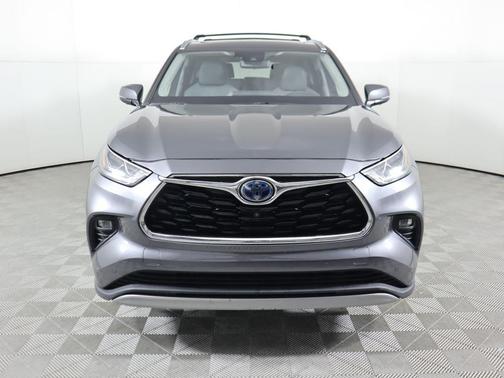 2021 Toyota Highlander Hybrid Platinum
