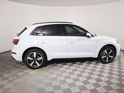 2023 Audi Q5 45 S line Prestige