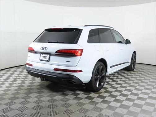 2025 Audi Q7 55 Premium Plus
