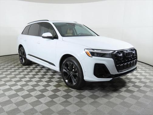 2025 Audi Q7 55 Premium Plus