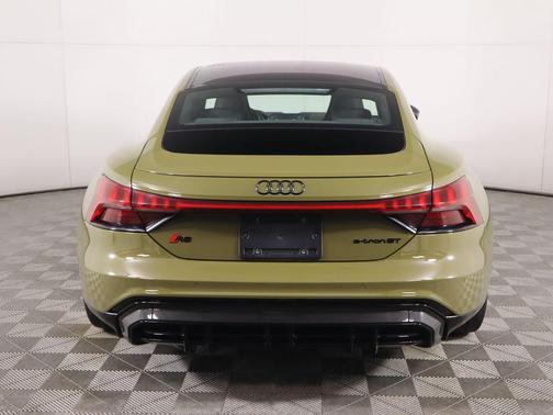 2022 Audi RS e-tron GT quattro