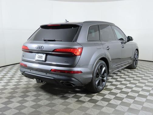 2025 Audi Q7 55 Premium Plus