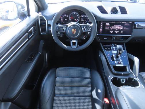 2020 Porsche Cayenne Turbo