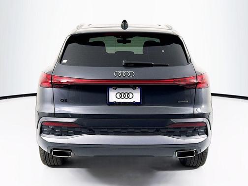 Tambora Gray Metallic 2026 Audi Q5 Premium Plus TFSI quattro S tronic