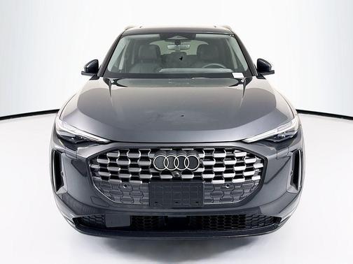 Tambora Gray Metallic 2026 Audi Q5 Premium Plus TFSI quattro S tronic