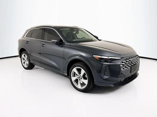 Tambora Gray Metallic 2026 Audi Q5 Premium Plus TFSI quattro S tronic