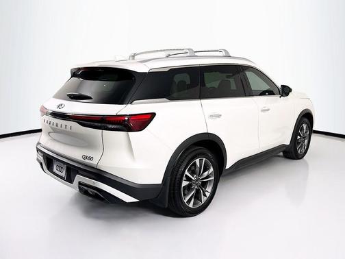 Majestic White 2025 INFINITI QX60 Luxe