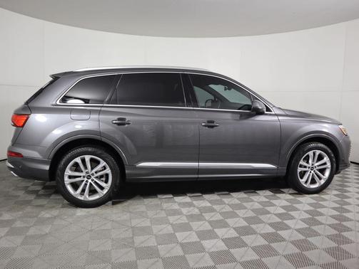 2025 Audi Q7 45 Premium