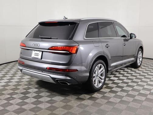 2025 Audi Q7 45 Premium