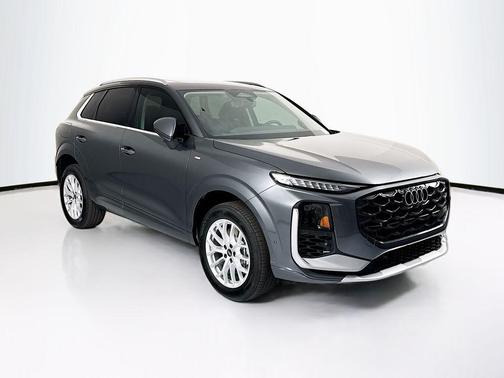 Daytona Gray Pearl Effect 2026 Audi Q3 TFSI quattro S tronic