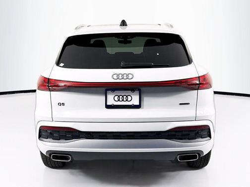 Glacier White Metallic 2026 Audi Q5 Premium Plus TFSI quattro S tronic