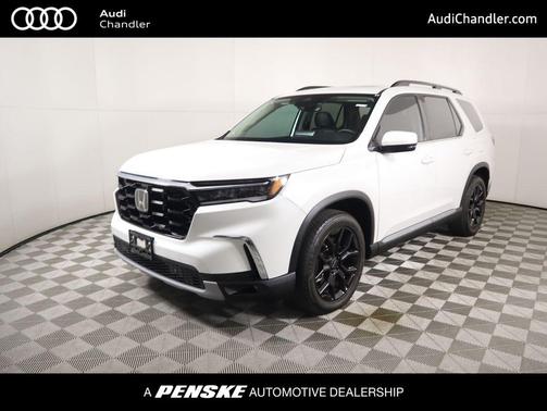 2025 Honda Pilot Touring 8-Passenger