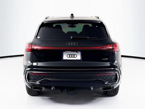 Mythos Black Metallic 2026 Audi Q5 Premium Plus TFSI quattro S tronic